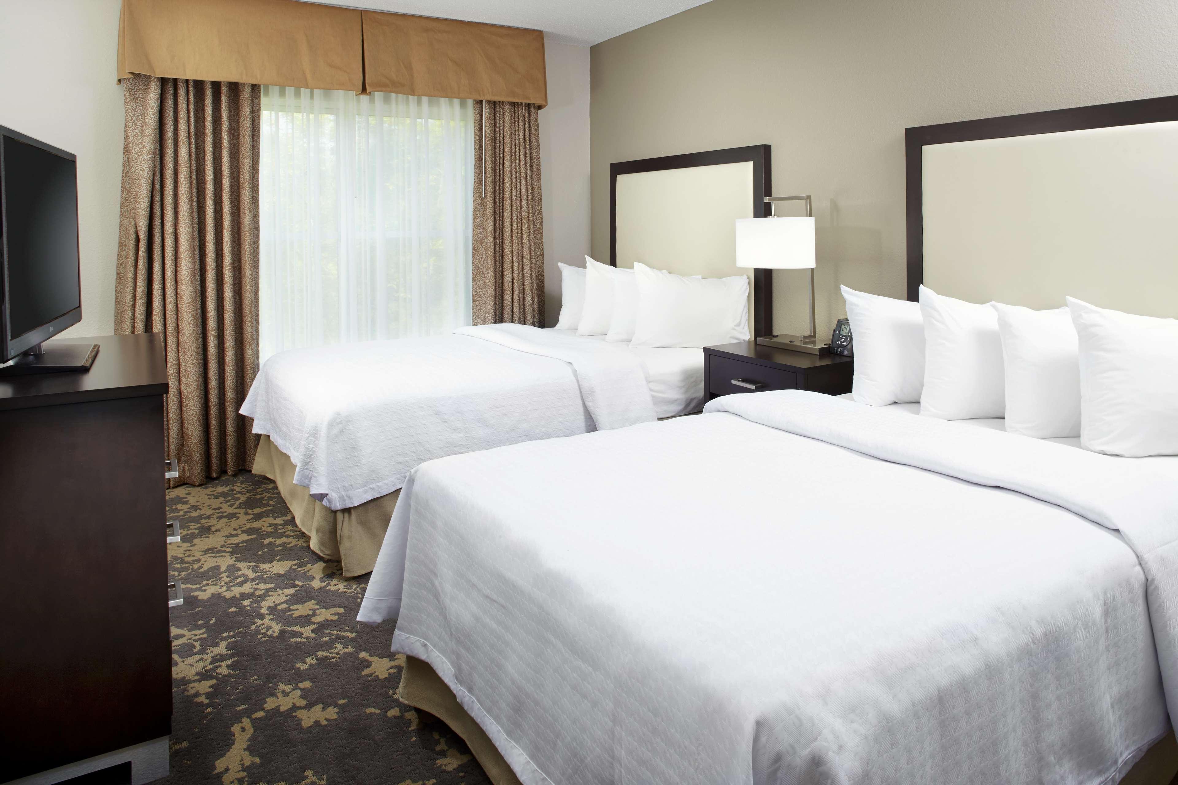 Hotel Homewood By Hilton Airport